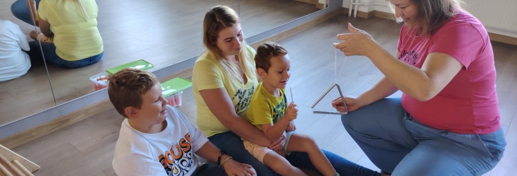 Augustová Zdieľaná: Muzikohranie alebo keď rytmus spája rodiča a dieťa